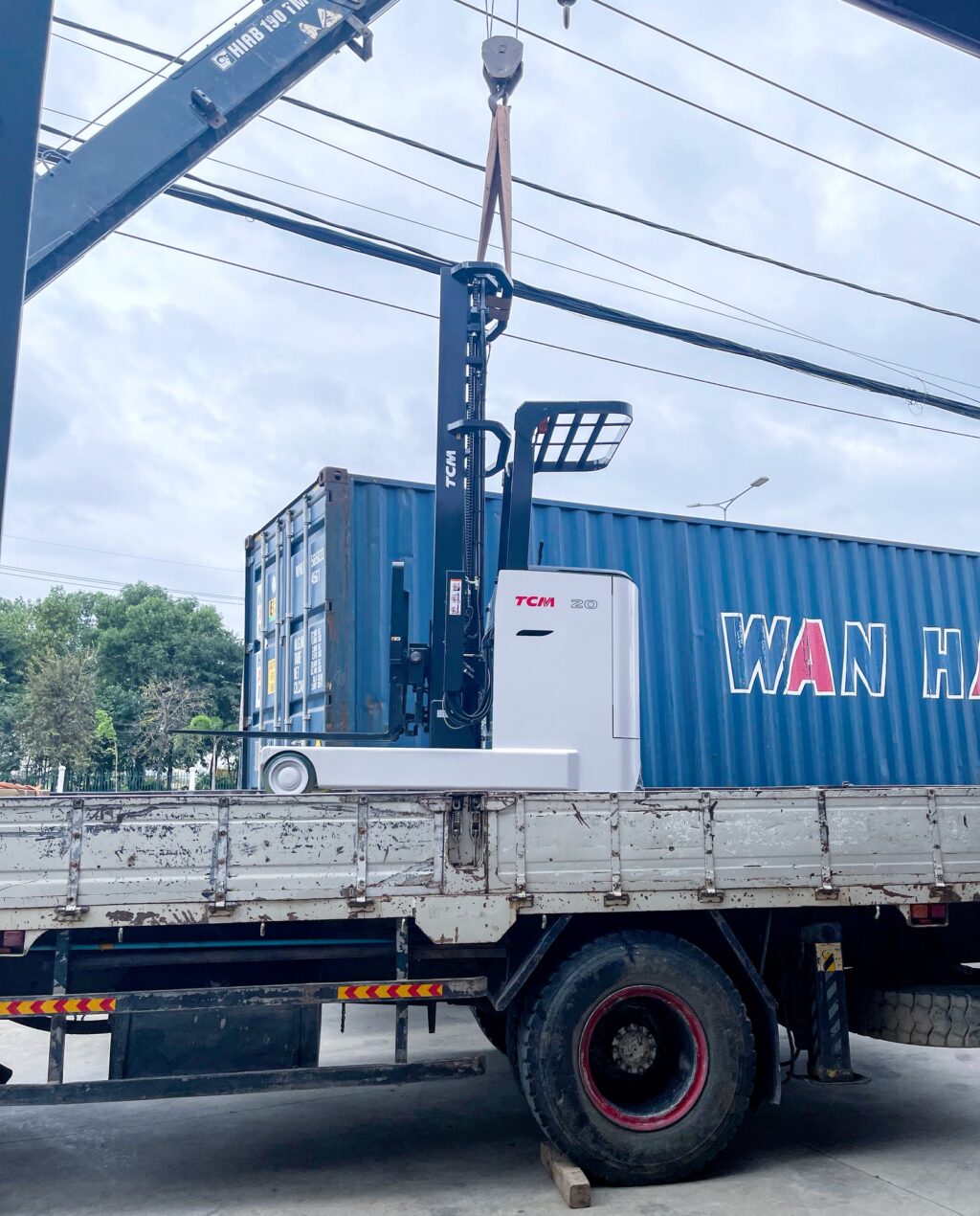 xe nâng điện đứng lái (3)