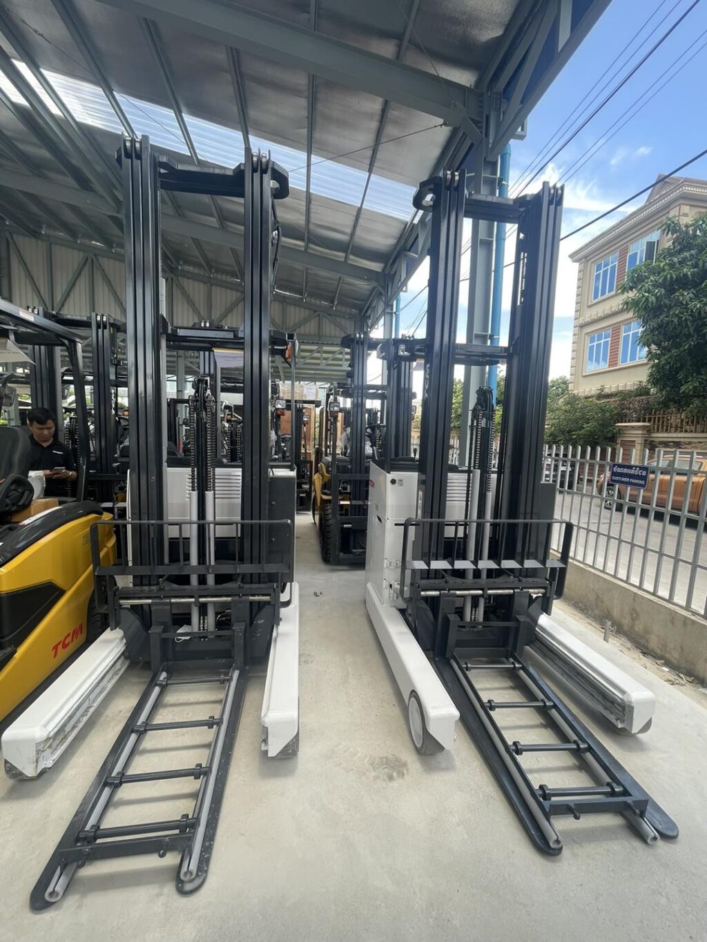 xe nang chui container 6