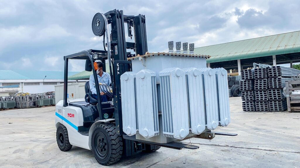xe nâng dầu 2.5 tấn (6)