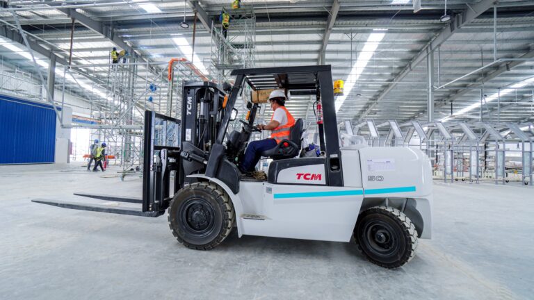 xe nâng dầu 5 tấn (1)