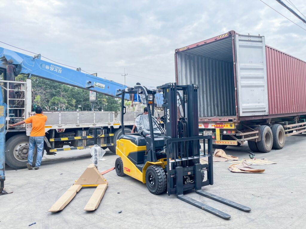 giá xe nâng điện 2 tấn-2