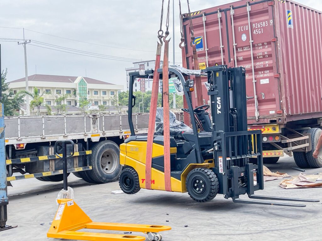 xe nâng điện 1.5 tấn