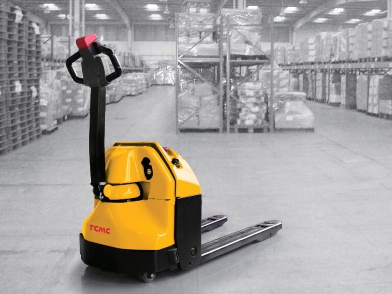 giá xe nâng tay điện tcm